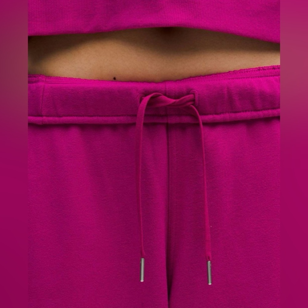 Lululemon Scuba Mid-Rise Oversized Jogger *Regular
Ripened Raspberry size XXS - Picture 5 of 14